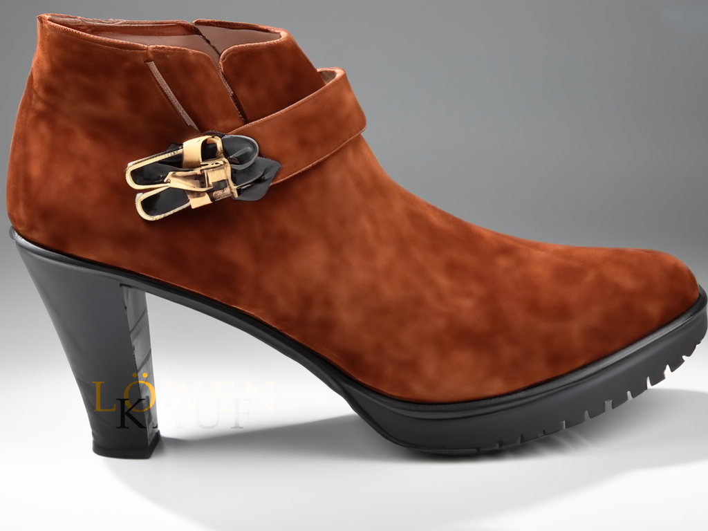 Welche Schuhe werden zum Dirndl 2023 getragen?