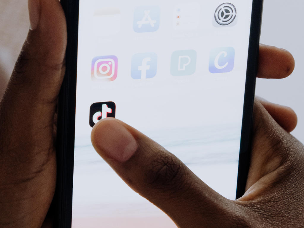 Legal? TikTok Downloader – TikTok Video ohne Wasserzeichen herunterladen!